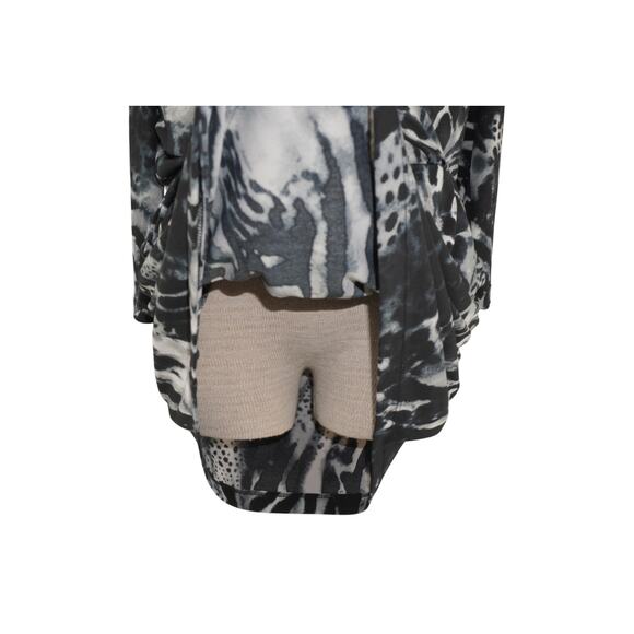 Chico’s Animal Print Wrap Dress Black Gray Long Sleeve Mini Size 1 Medium - Picture 5 of 9